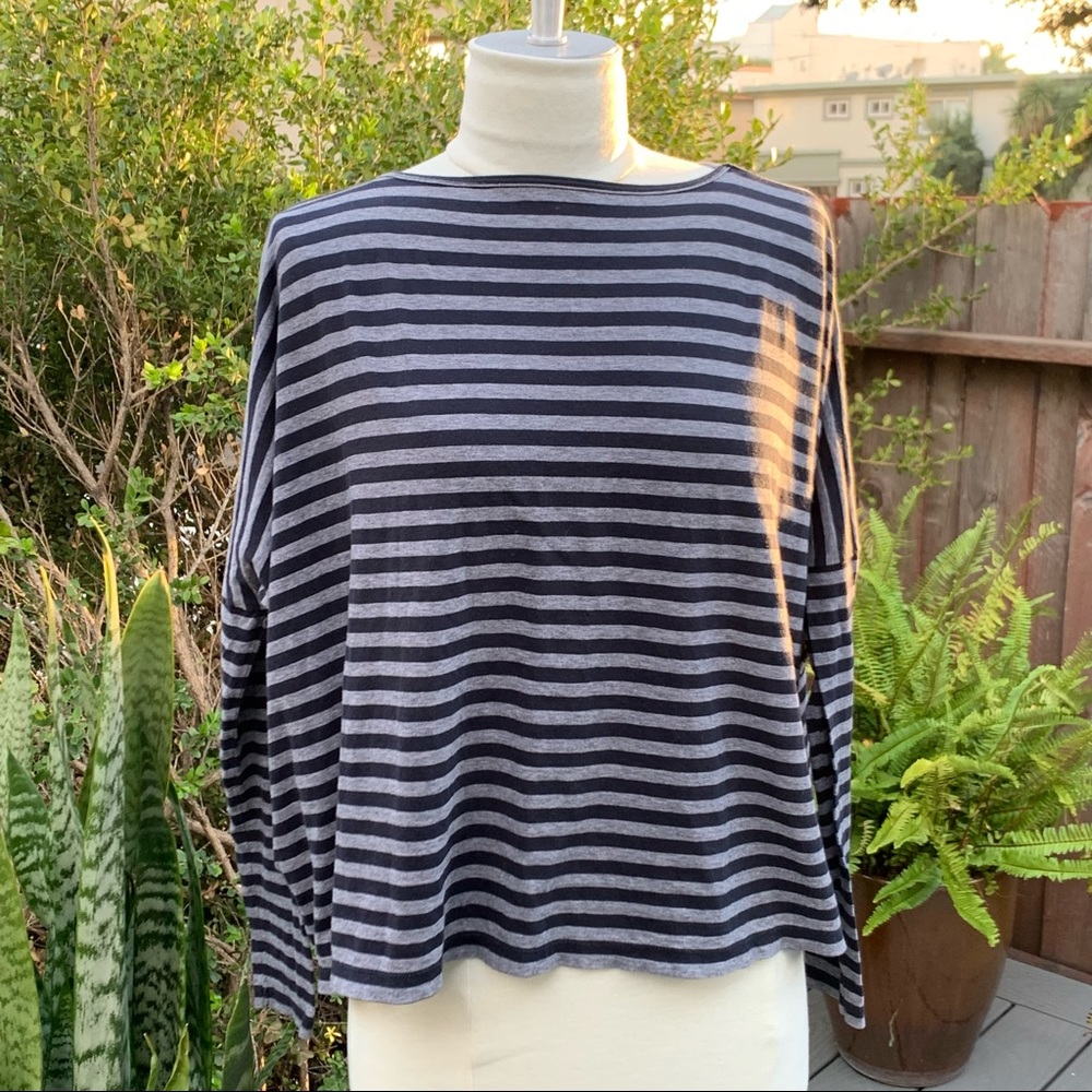 DEMYLEE Stripe Top Fitted Sleeve Relaxed Box Cut Bodice Navy/Grey Combo EUC